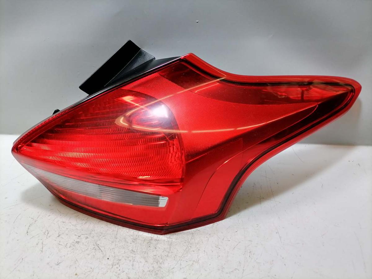 Ford Focus 3 original R&uuml;cklicht R&uuml;ckleuchte Schlussleuchte rechts Flie&szlig;heck Facelift Bj.2018